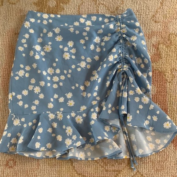 Daisy Mini skirt - Picture 1 of 3